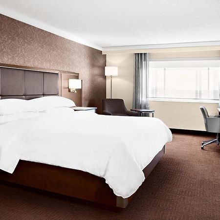 Sheraton Laval Hotel Экстерьер фото